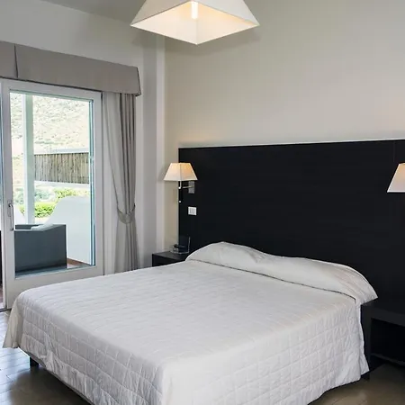 فندق Moresco Park 3*